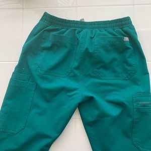 FIGS HUNTER GREEN TALL XS SKINNY SCRUB PANTS